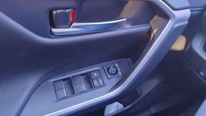 Toyota RAV 4 2.5 4x2 Hybrid Team Deutschland